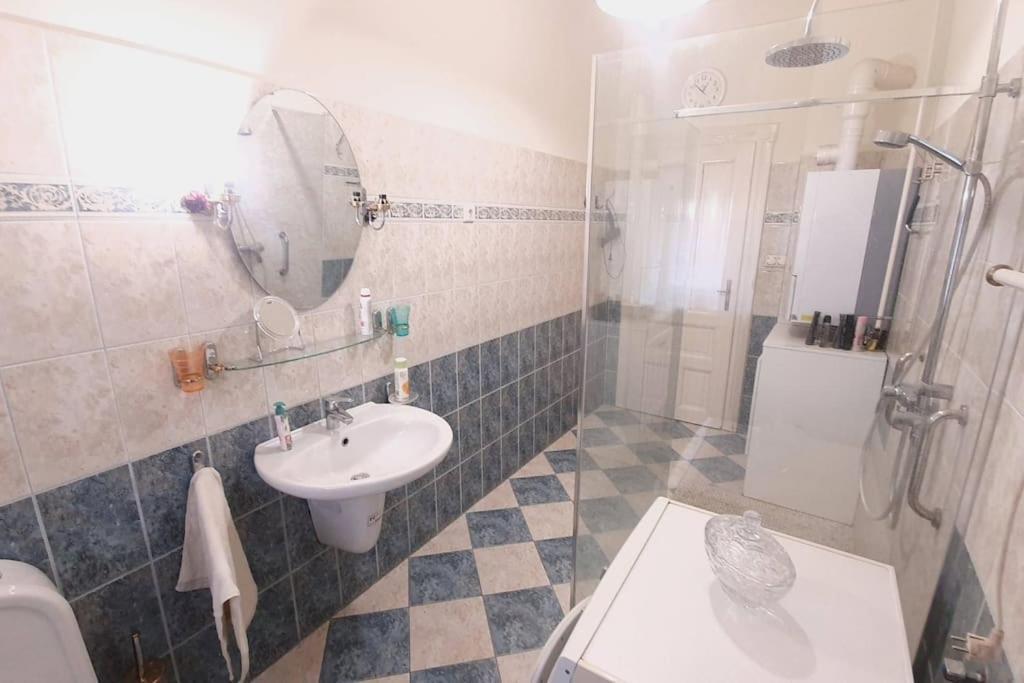 Romantic Villa - Pápa Екстериор снимка